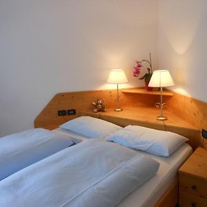 Camera con letto king size